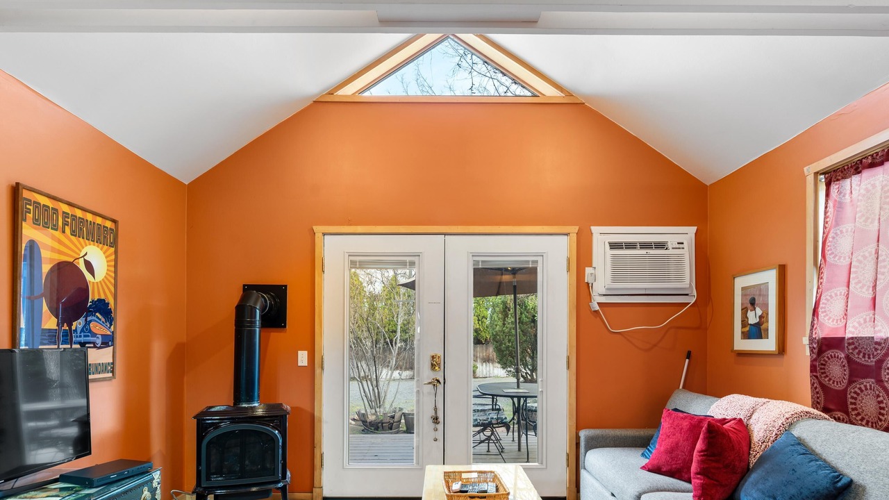 Photo of Livingroom in Ashland