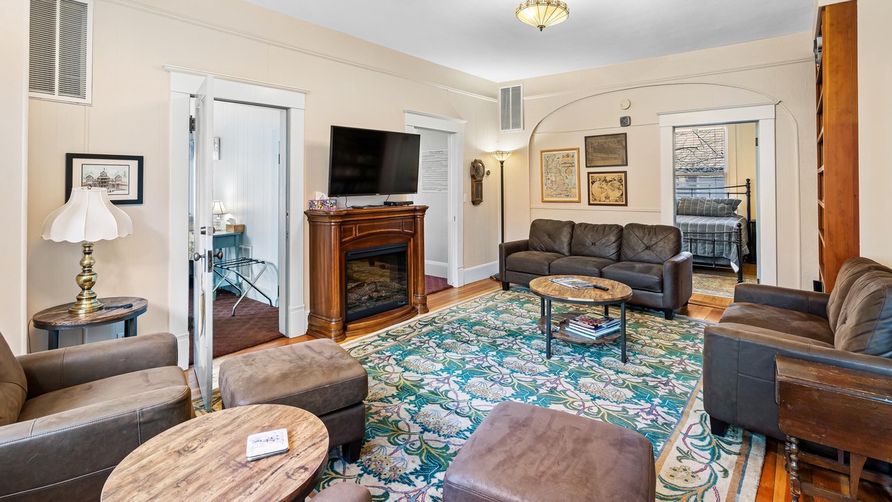 Photo of Livingroom in Siskiyou-Hargadine Historic District