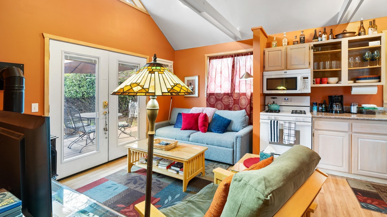 Photo of Livingroom in Ashland