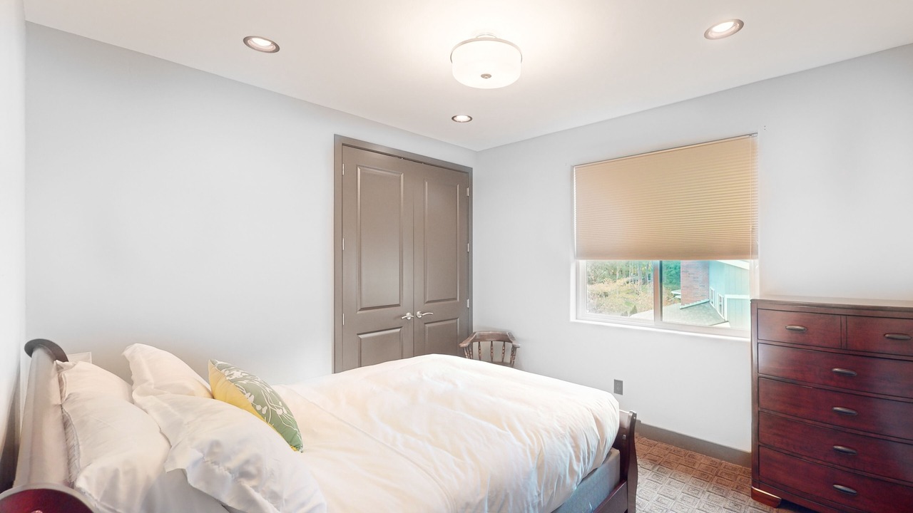 Photo of Bedroom in Fox Island