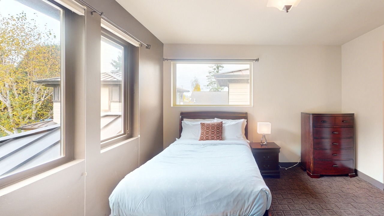 Photo of Bedroom in Fox Island