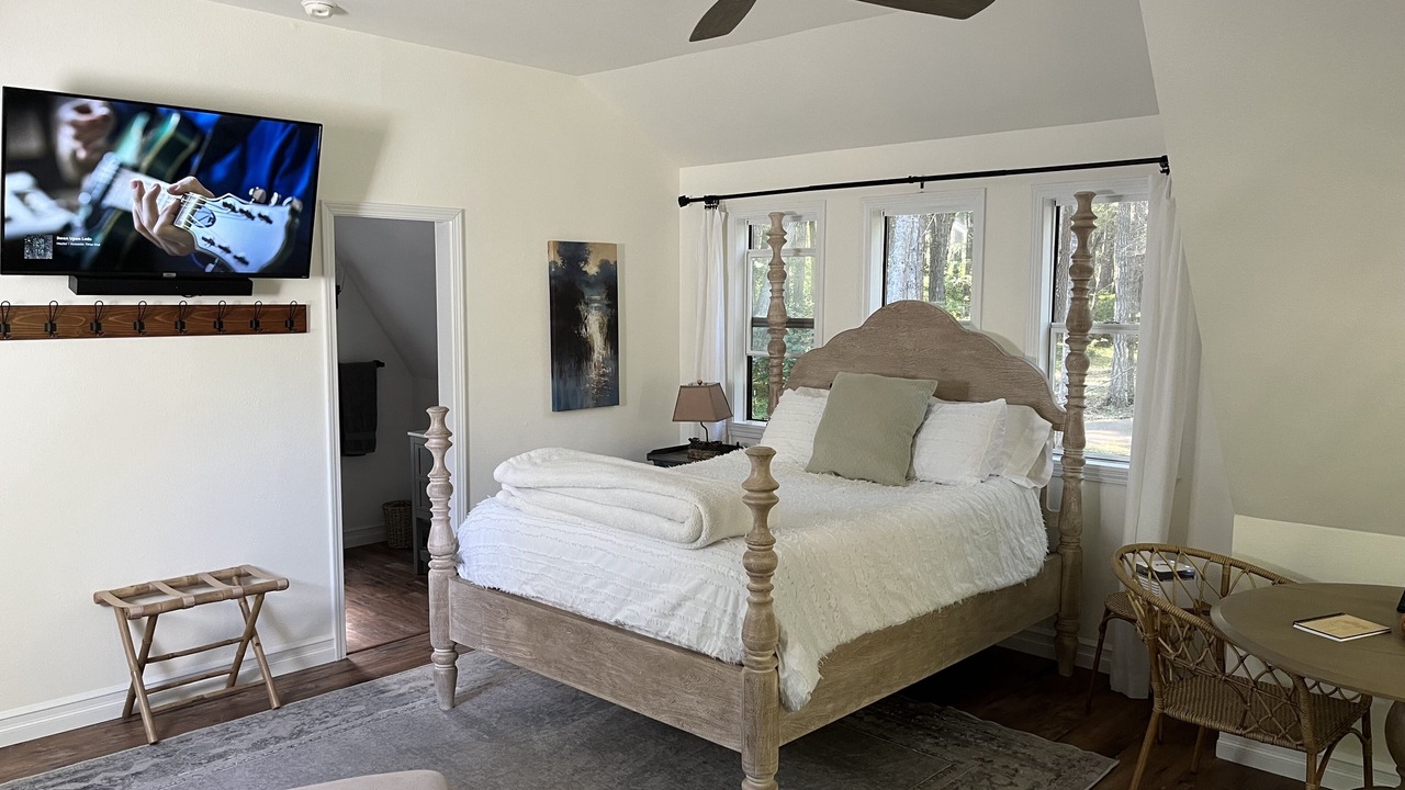 Photo of Bedroom in Grants Pass