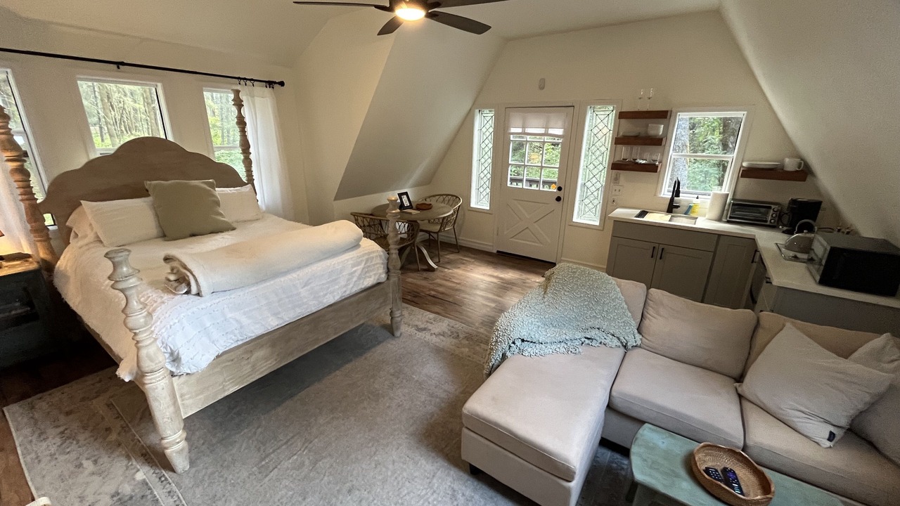 Photo of Bedroom in Grants Pass