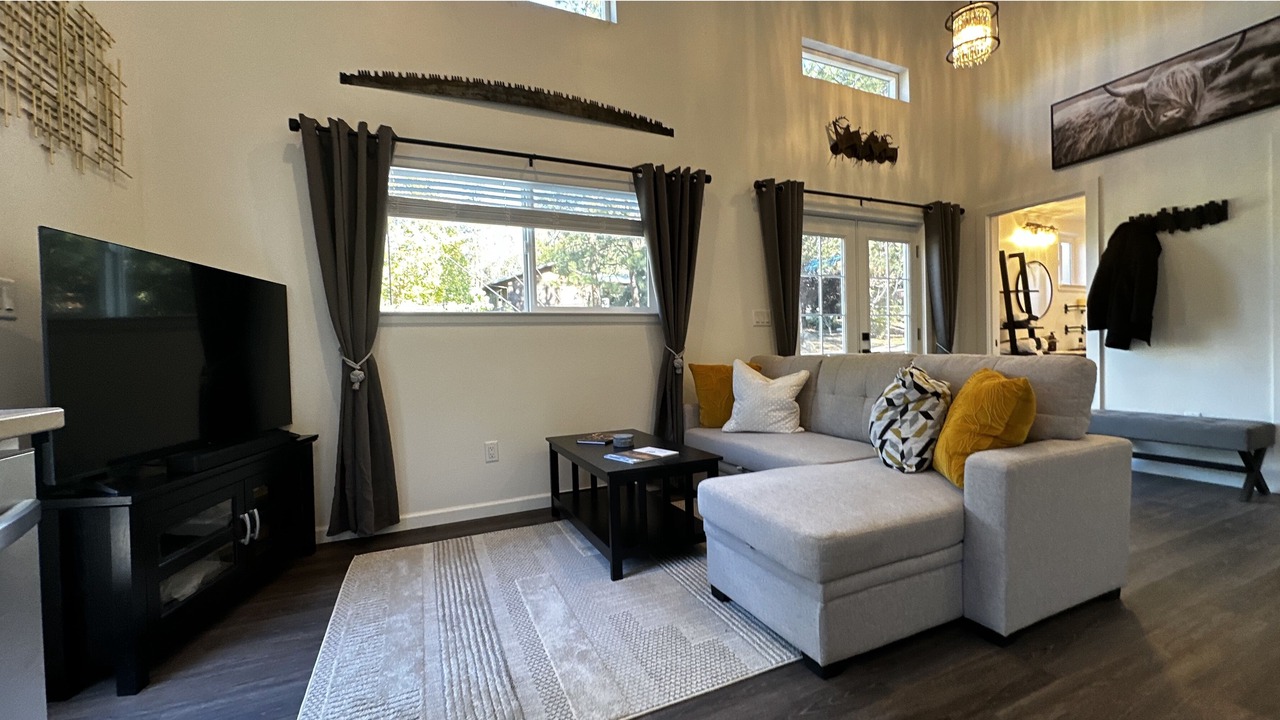 Photo of Livingroom in Jacksonville