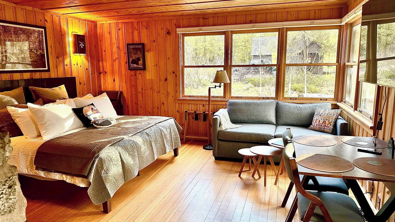 Photo of Bedroom in Mazama