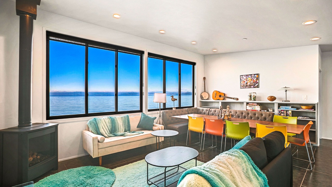Photo of Livingroom in Rollingbay