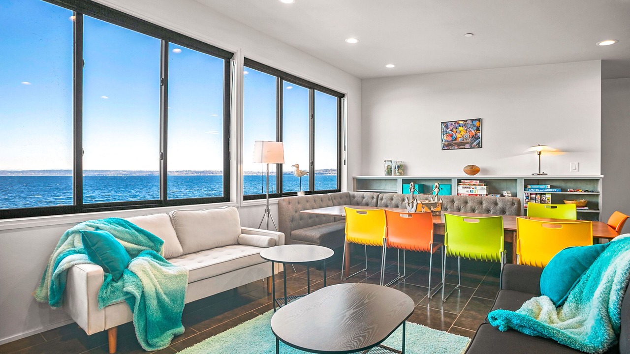 Photo of Livingroom in Rollingbay