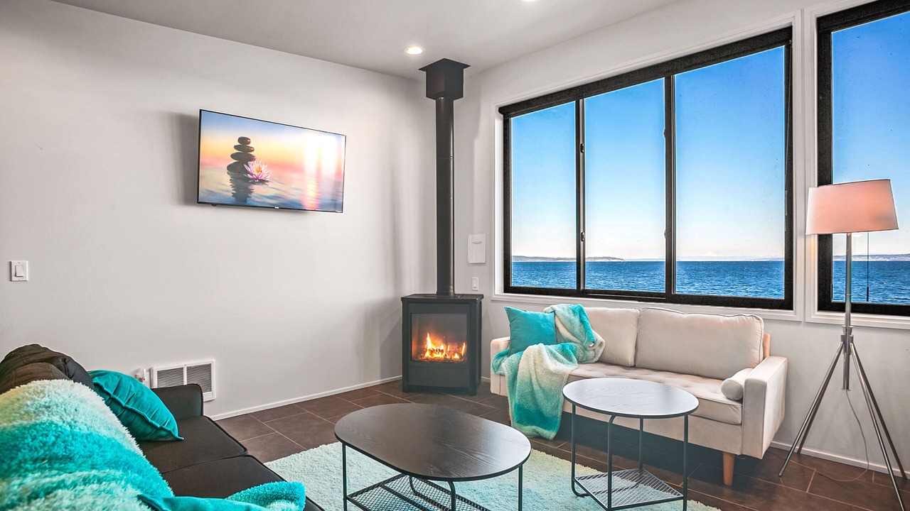 Photo of Livingroom in Rollingbay