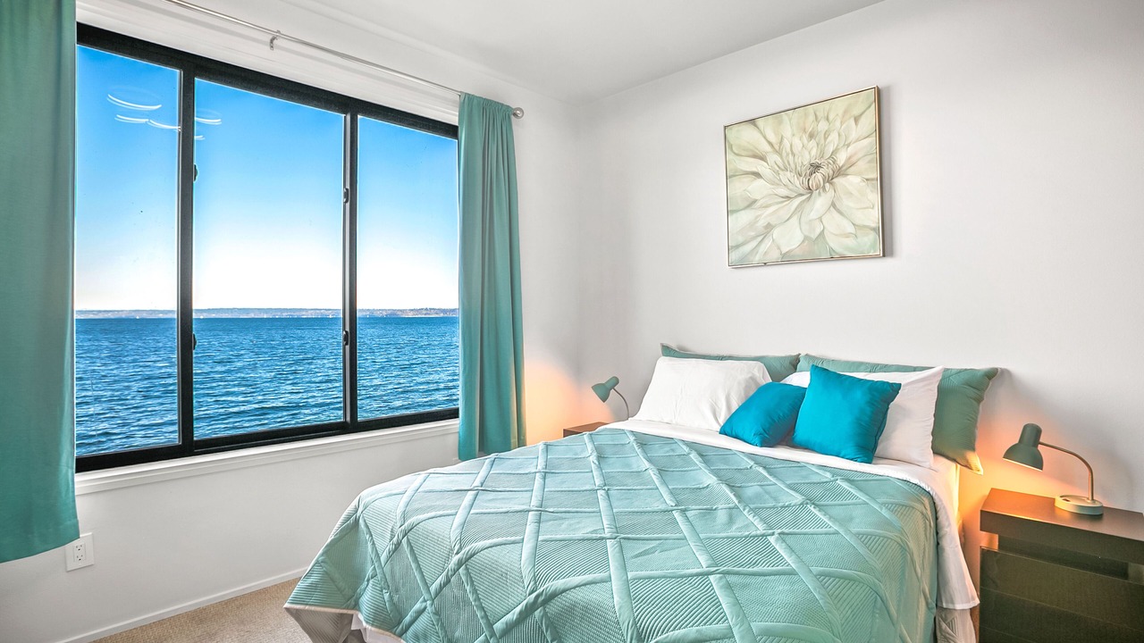 Photo of Bedroom in Rollingbay