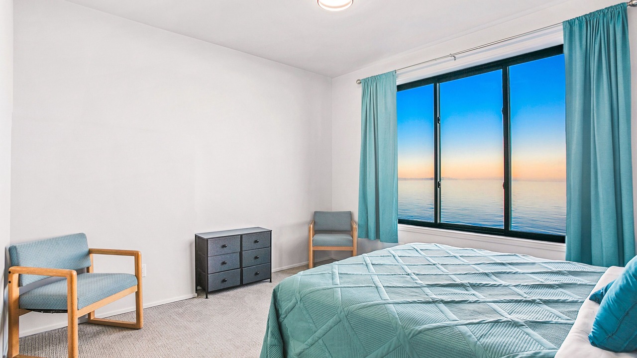 Photo of Bedroom in Rollingbay