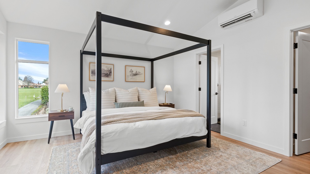 Photo of Bedroom in Southeast Magnolia
