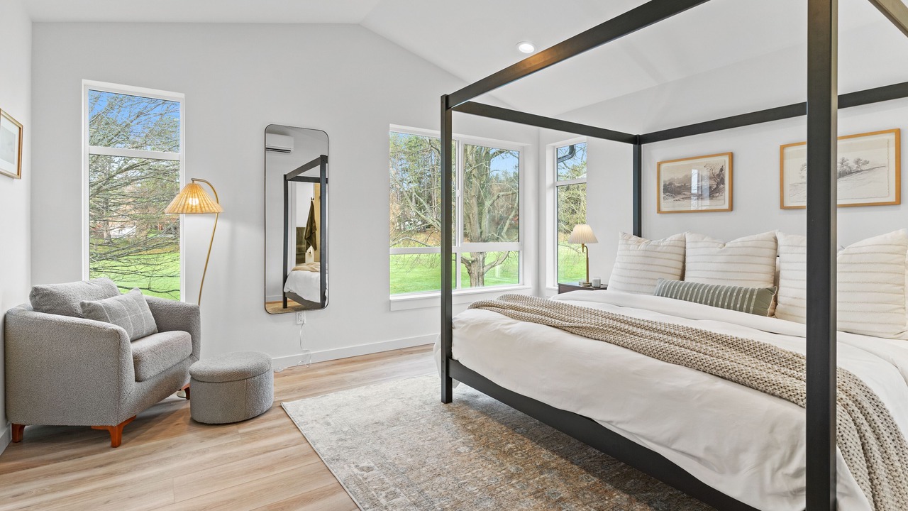 Photo of Bedroom in Southeast Magnolia