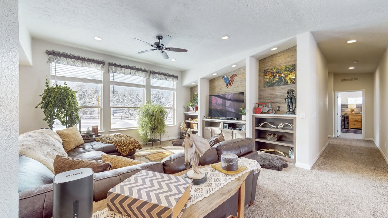 Photo of Livingroom in Donnelly
