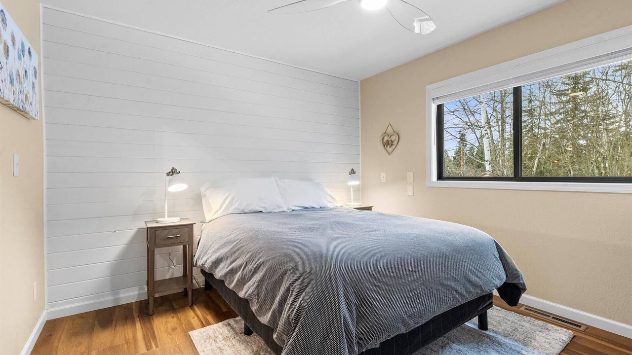 Photo of Bedroom in Hayden Lake