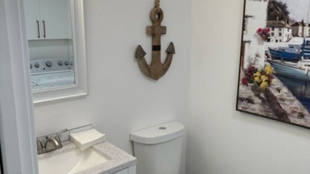 Photo of Bathroom in Retsil