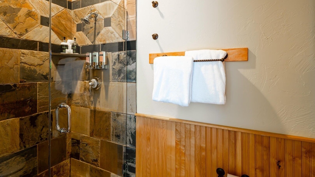 Photo of Bathroom in Saddle Ridge