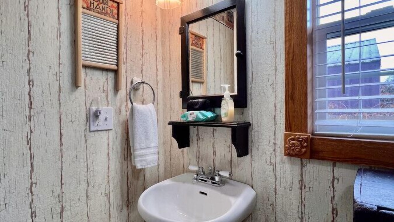 Photo of Bathroom in Baker City