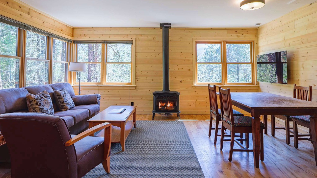 Photo of Bedroom in Mazama