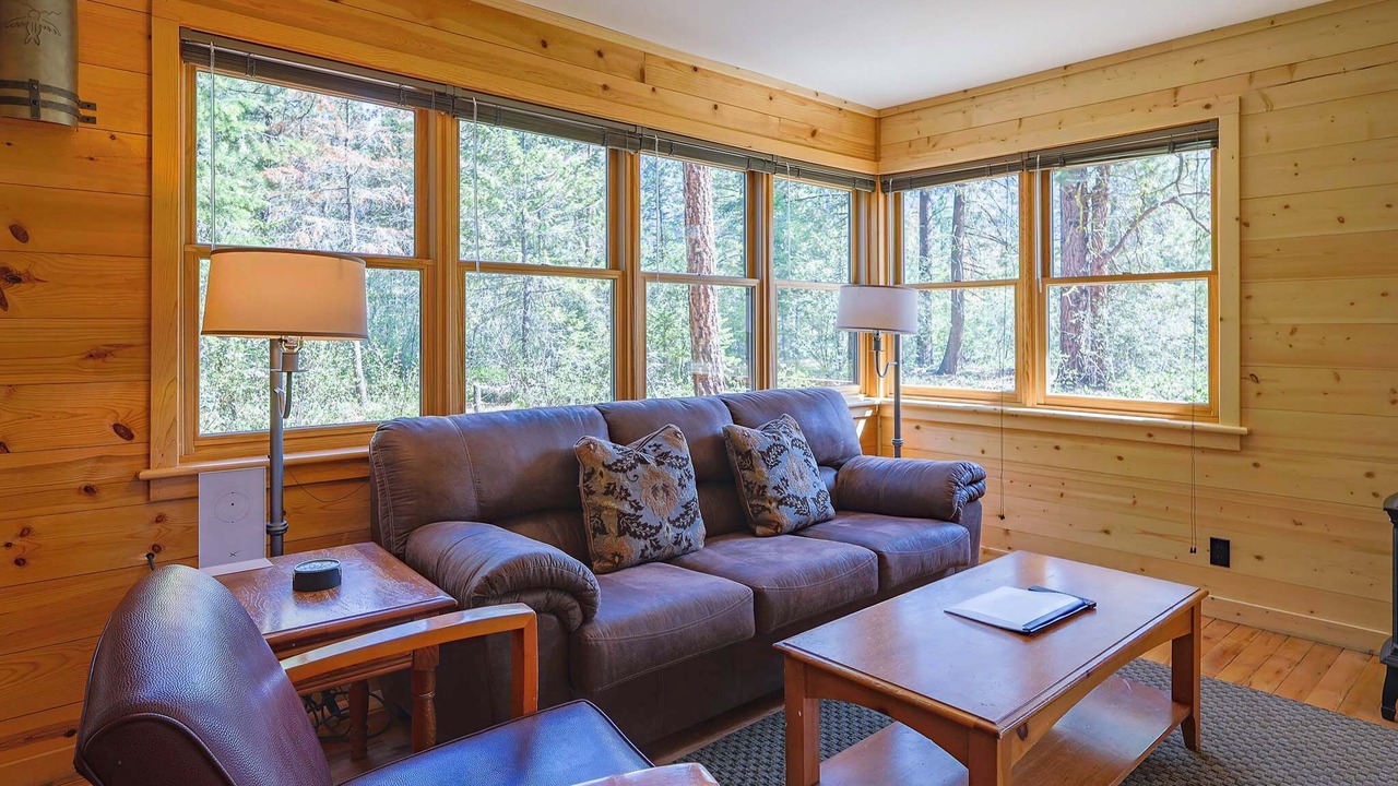 Photo of Bedroom in Mazama