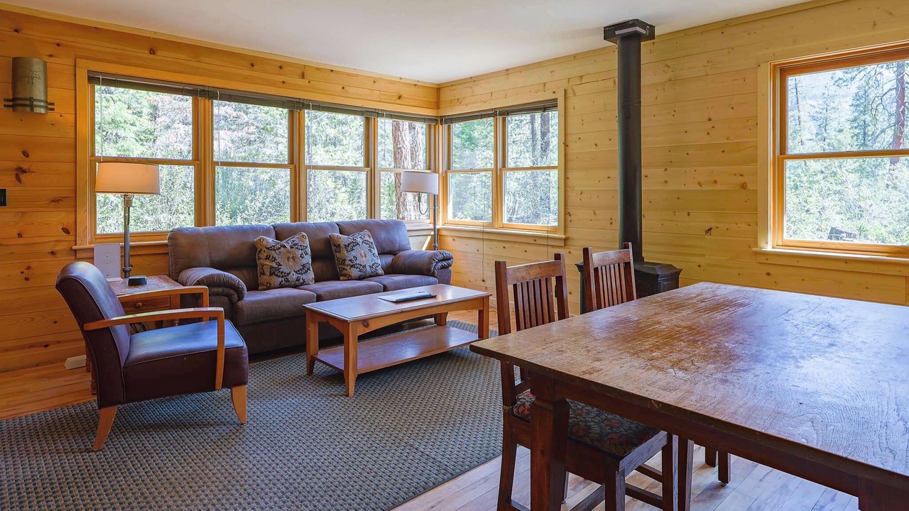 Photo of Bedroom in Mazama