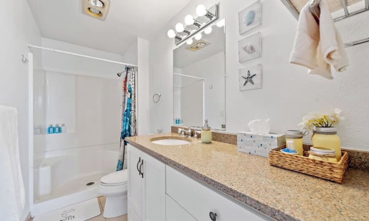 Photo of Bathroom in Oak Harbor