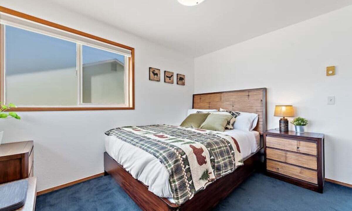 Photo of Bedroom in Oak Harbor