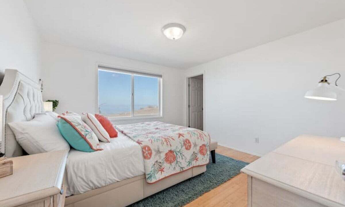 Photo of Bedroom in Oak Harbor