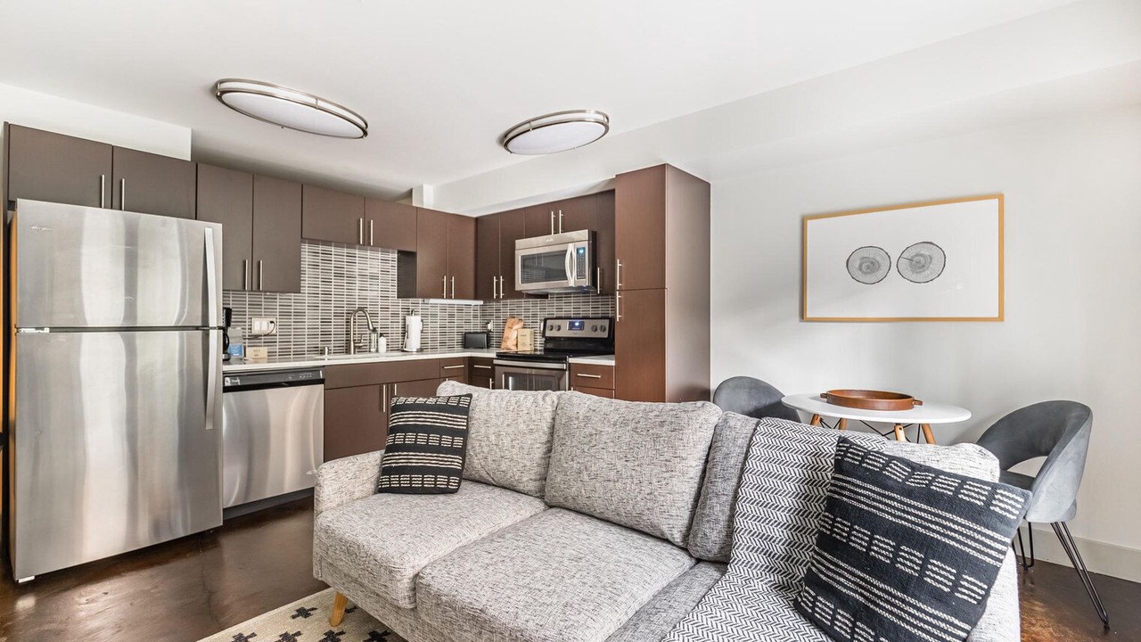 Photo of Livingroom in West Bellevue