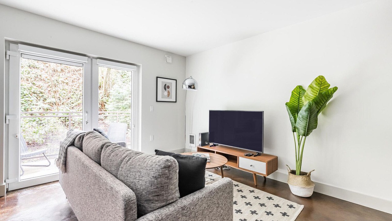 Photo of Livingroom in West Bellevue