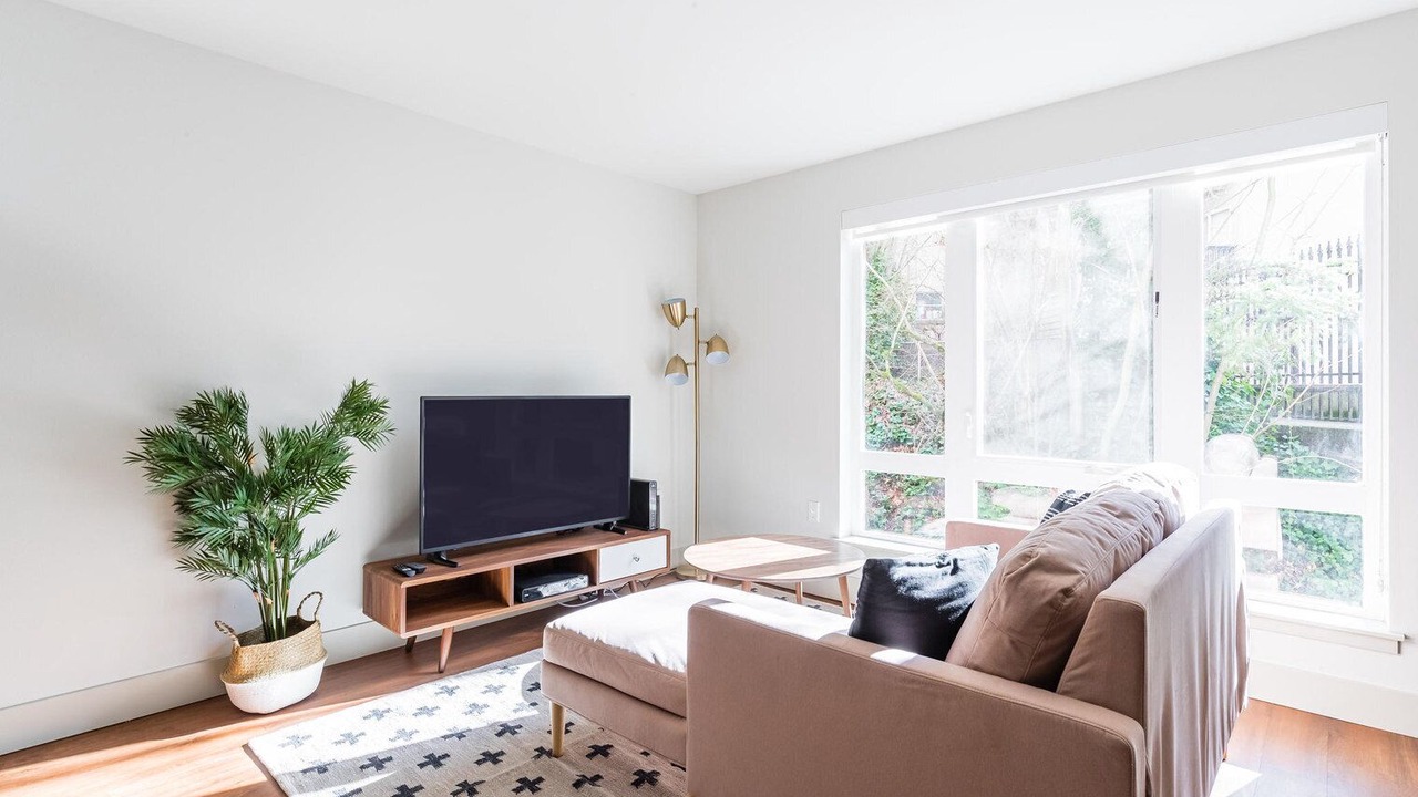 Photo of Livingroom in West Bellevue