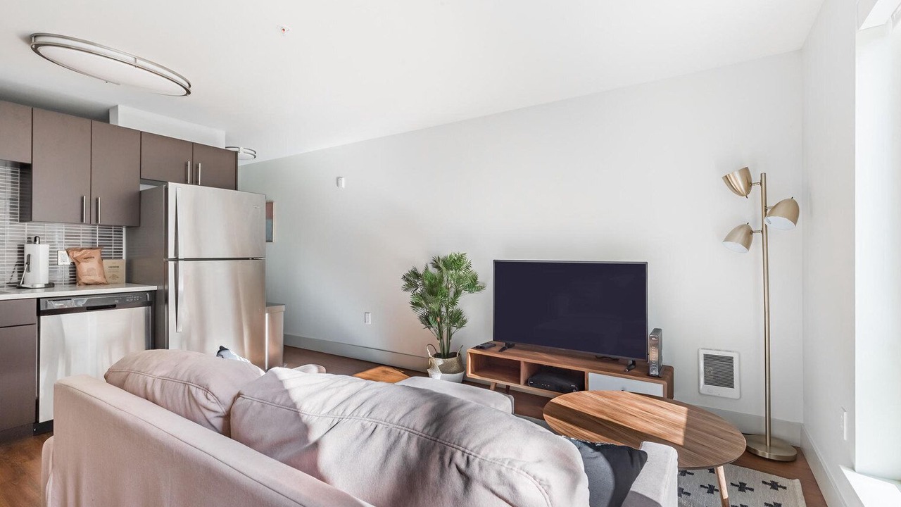Photo of Livingroom in West Bellevue