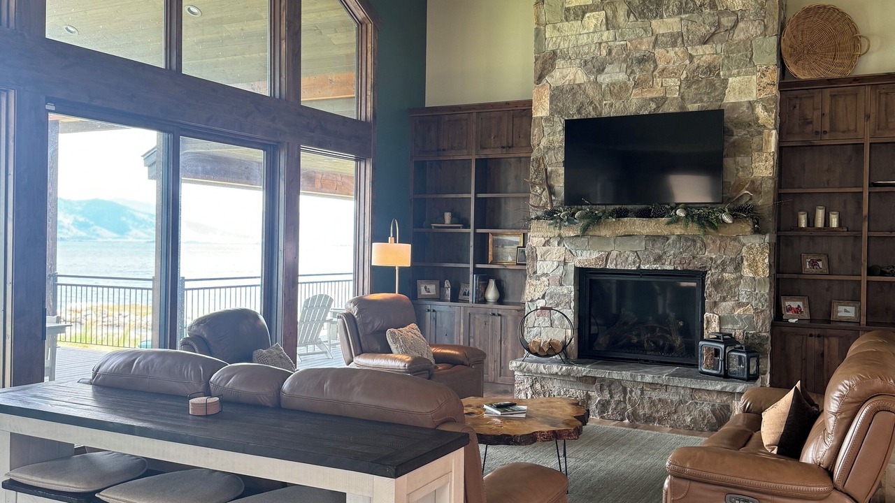 Photo of Livingroom in Island Park
