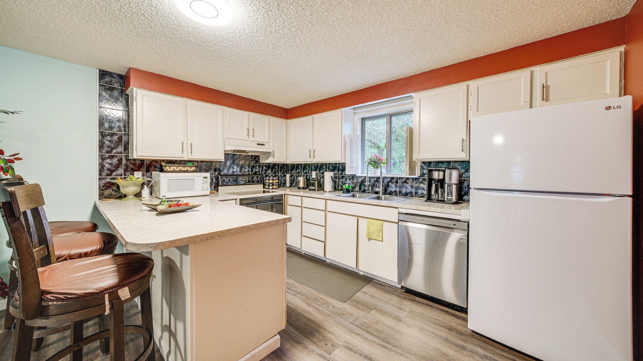 Photo of Kitchen in SeaTac