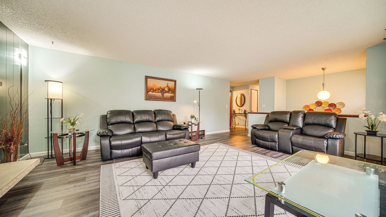 Photo of Livingroom in SeaTac
