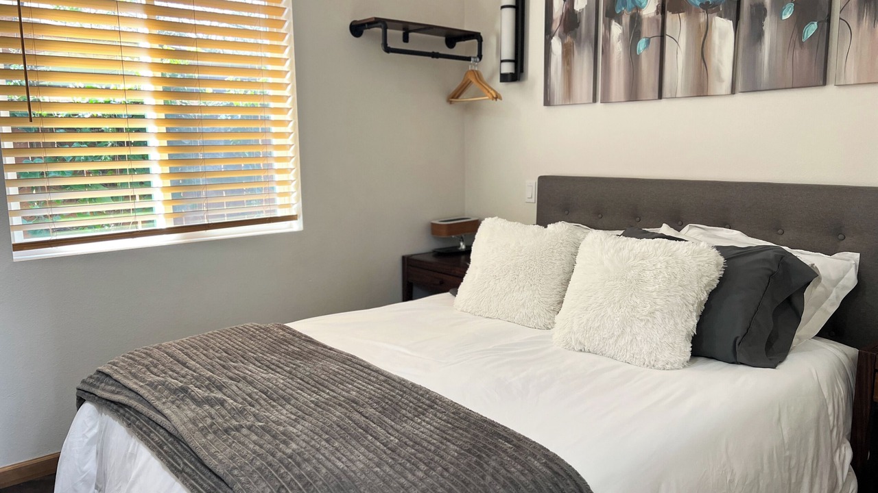 Photo of Bedroom in Brentwood-Darlington