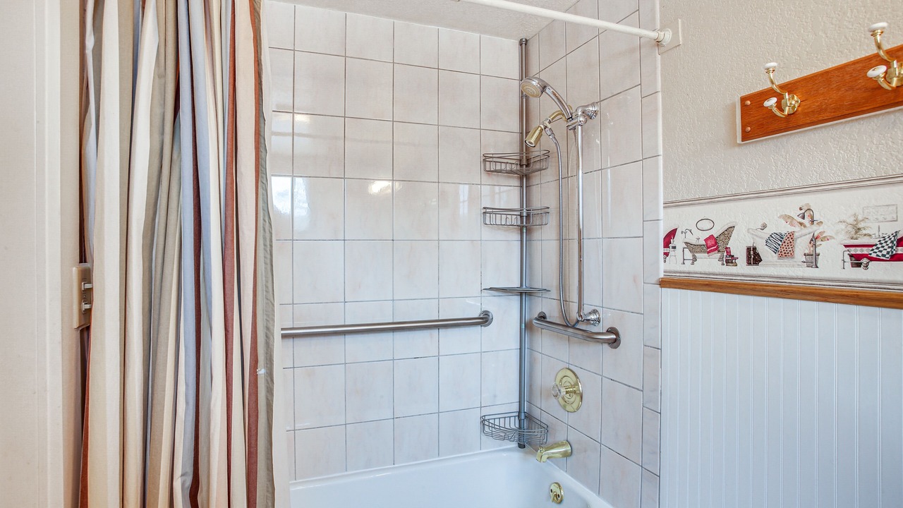 Photo of Bathroom in Shoshone County