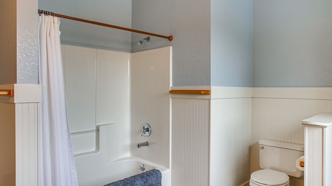 Photo of Bathroom in Shoshone County