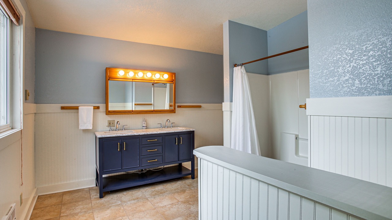 Photo of Bathroom in Shoshone County