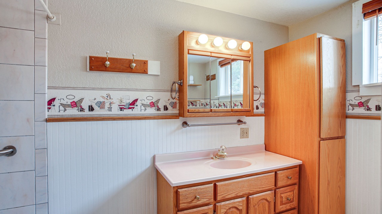 Photo of Bathroom in Shoshone County