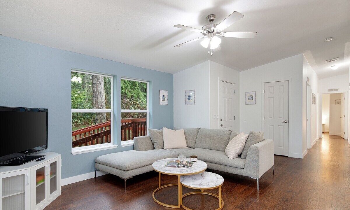 Photo of Livingroom in Lakebay
