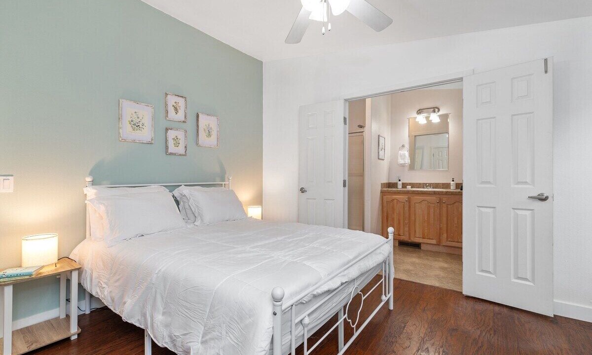 Photo of Bedroom in Lakebay