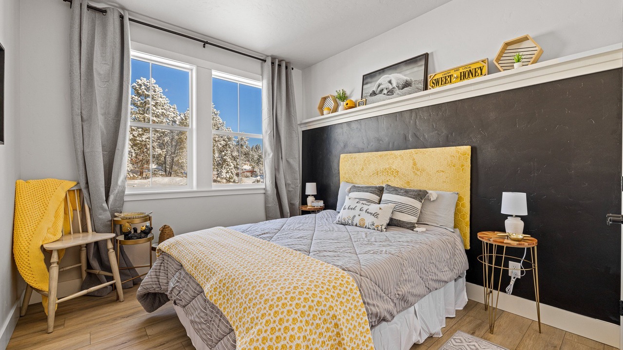 Photo of Bedroom in Cascade