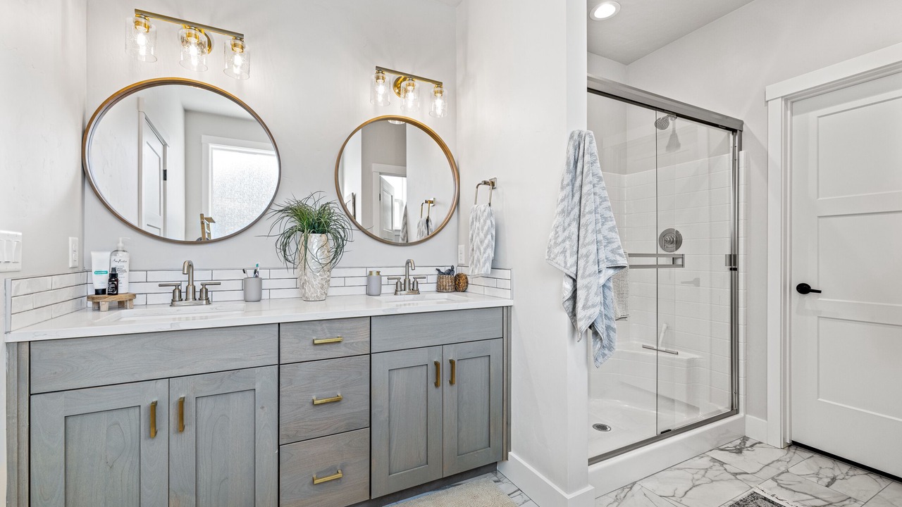 Photo of Bathroom in Cascade