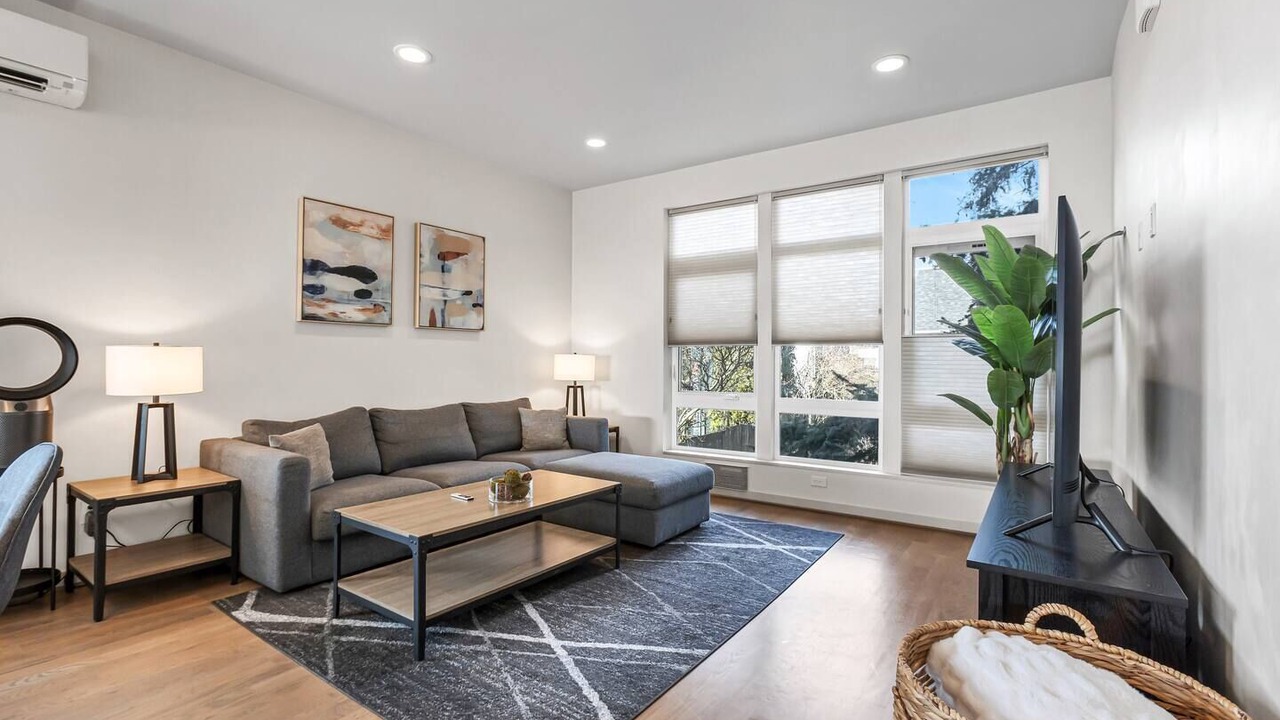 Photo of Livingroom in Old Ballard