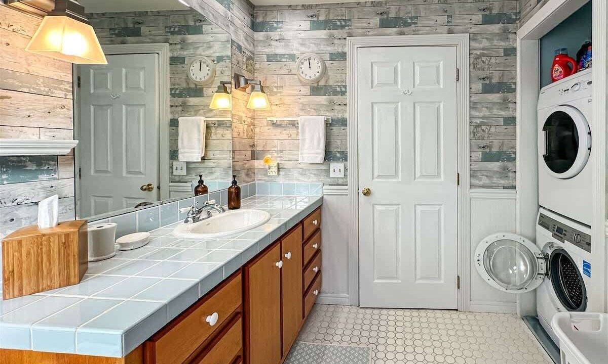Photo of Bathroom in Port Angeles