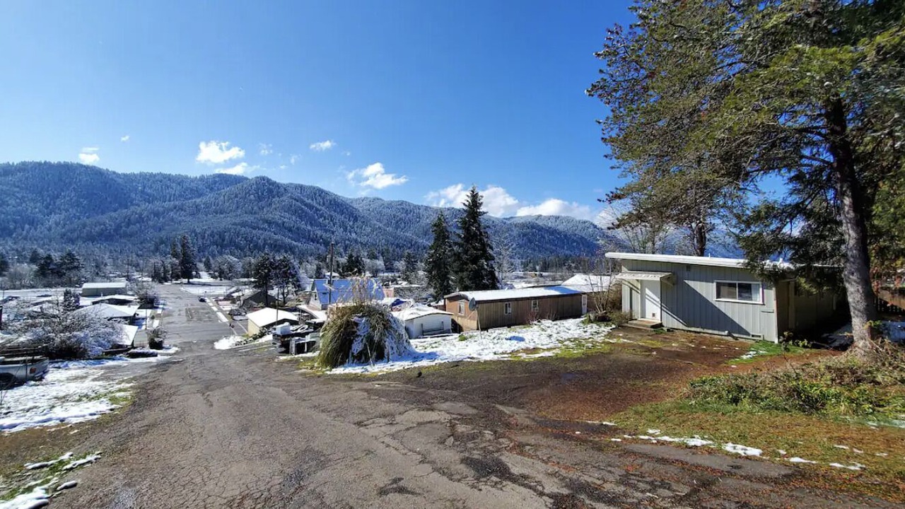 Photo of Outdoor in Oakridge