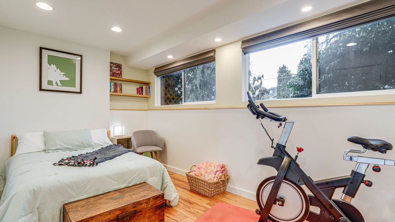 Photo of Bedroom in Licton Springs