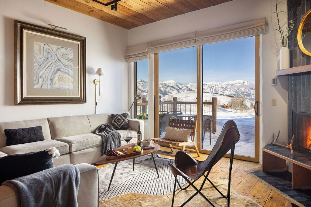Photo of Livingroom in Spring Creek Ranch
