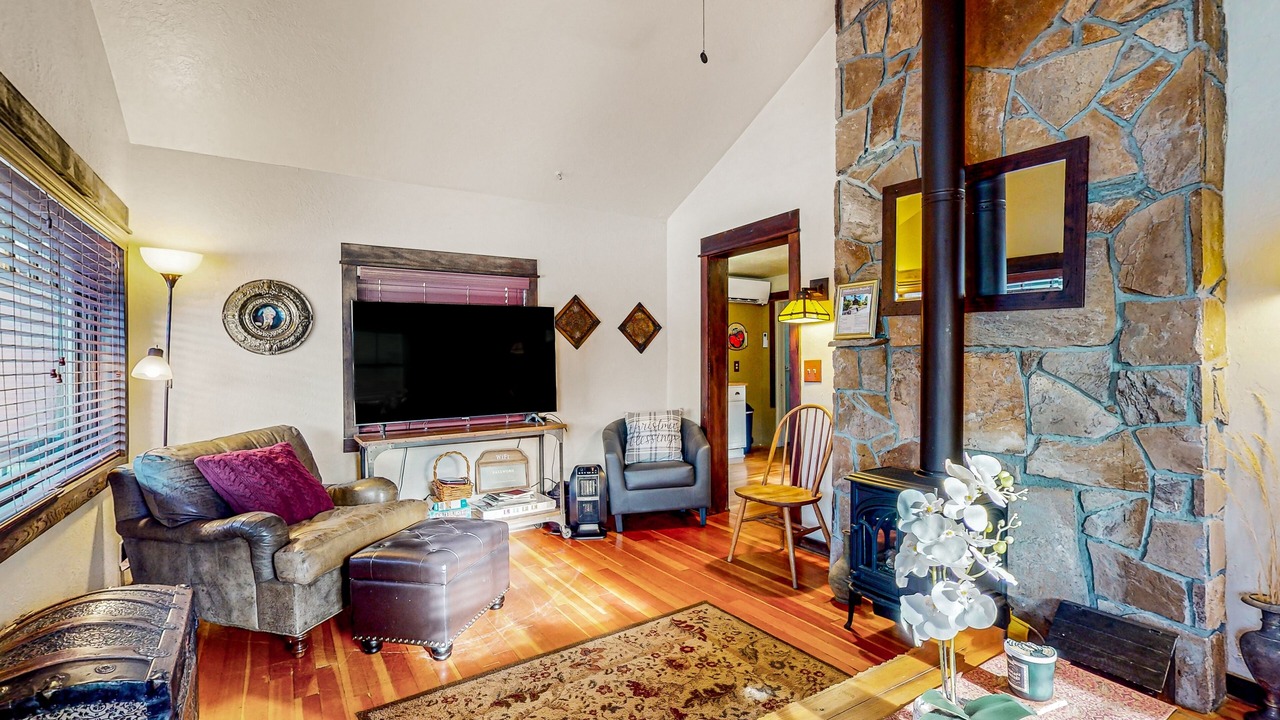 Photo of Livingroom in Old Bend