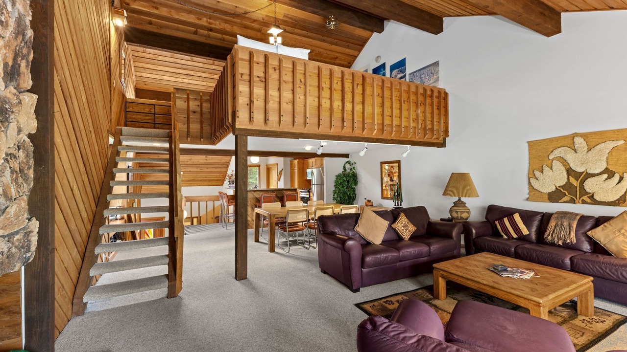 Photo of Livingroom in Elkhorn Village
